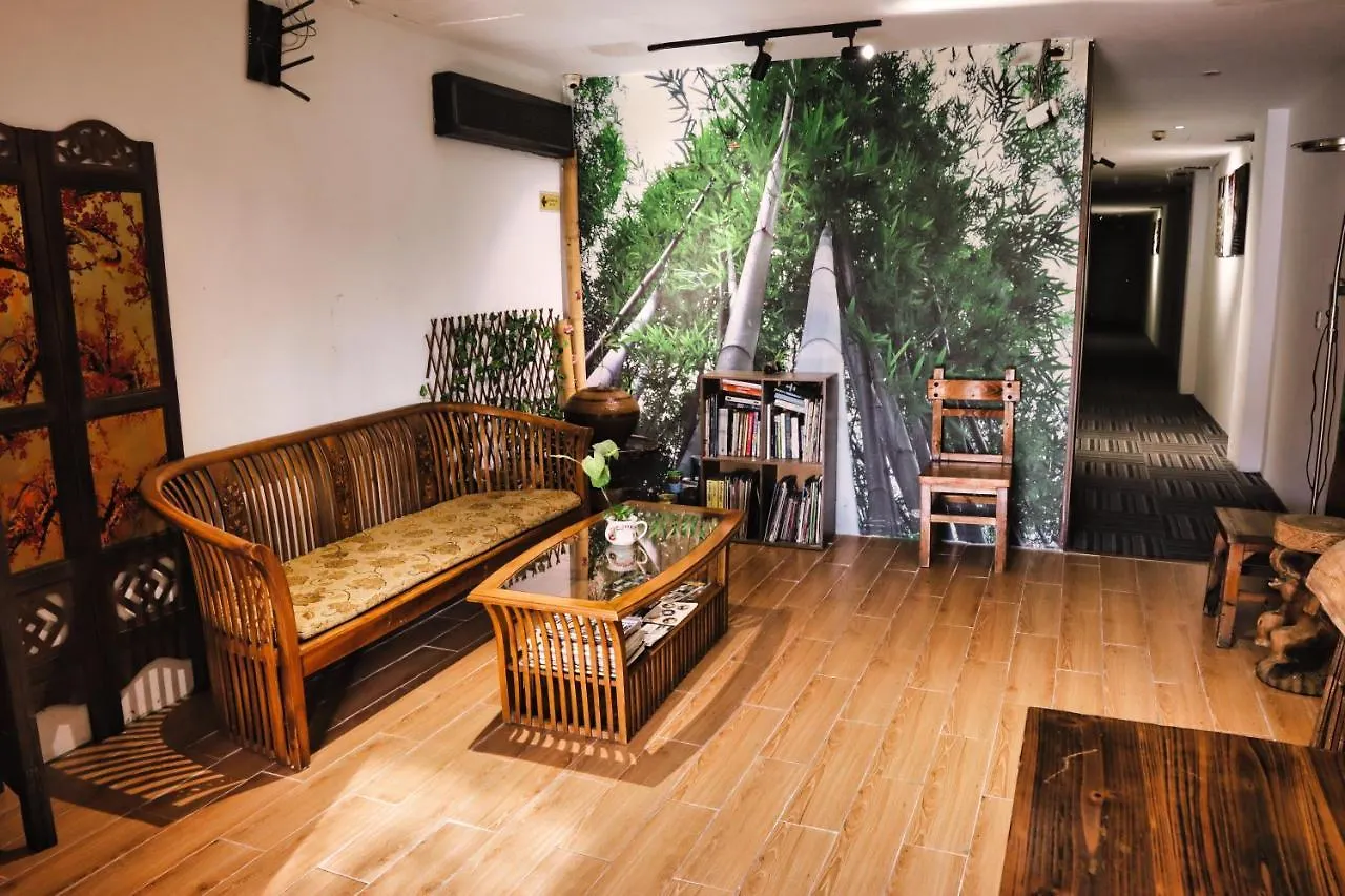 Rain Forest Hotel Kuala Lumpur 2*,